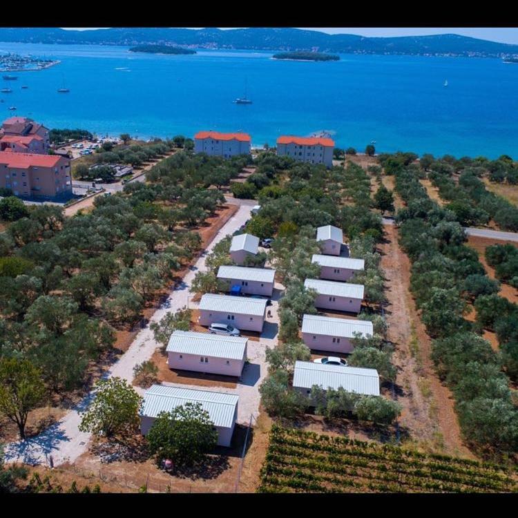 Luxury Mobile Homes Liza ビオグラード・ナ・モル エクステリア 写真